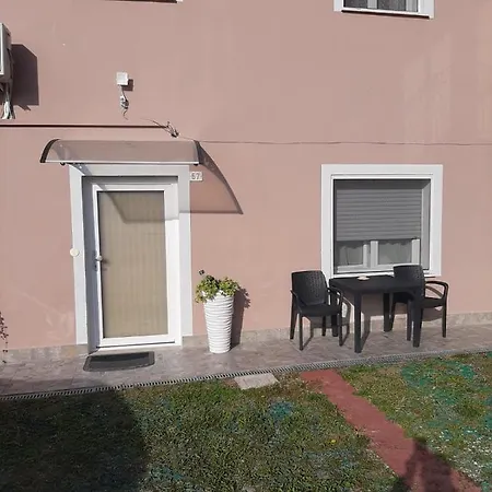 Riverview67 Apartman Salionze